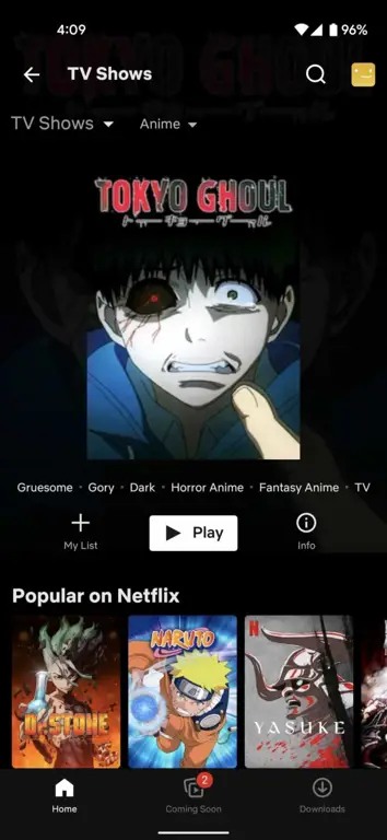 Menonton Anime di iPhone Gambar seseorang menonton anime di iPhone