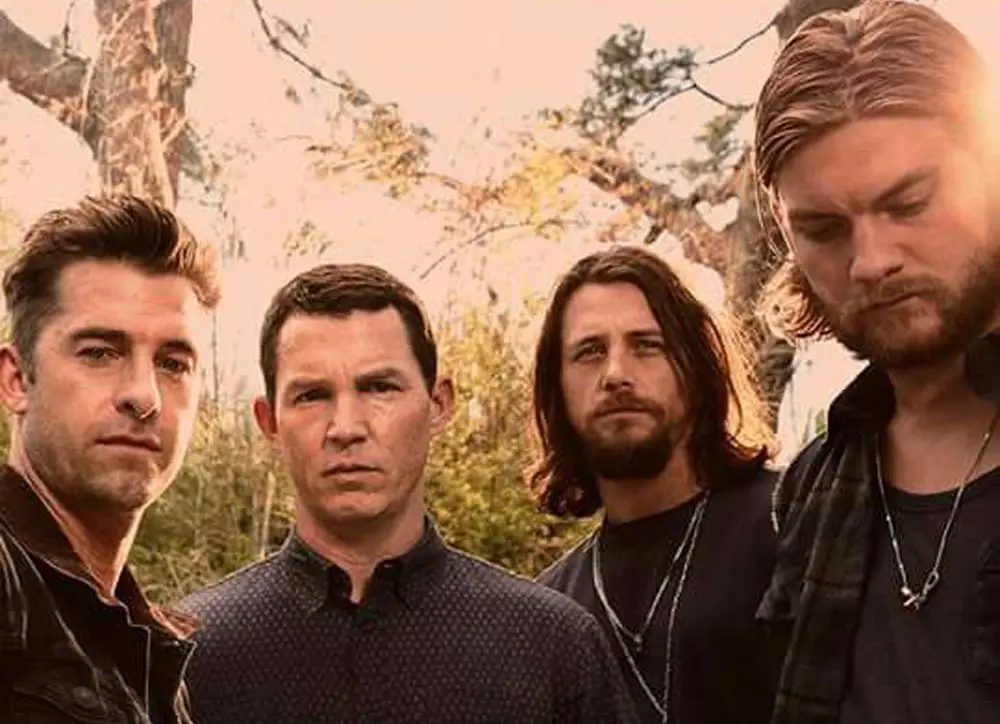 Nonton Animal Kingdom: Petualangan Menegangkan Keluarga Cody