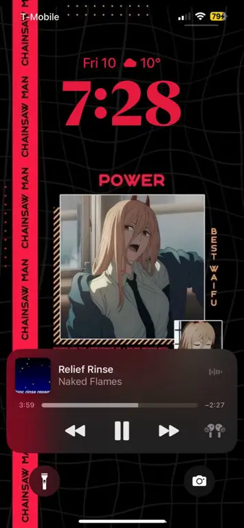 Menikmati Anime dengan Aplikasi Streaming Karakter anime menonton anime di ponsel