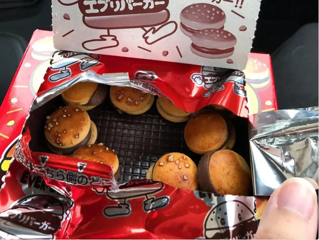 Aneka manisan tradisional Jepang yang menggugah selera Berbagai macam camilan Jepang yang lezat