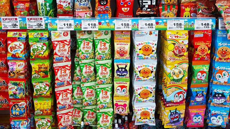 Aneka Dagashi dalam Anime Berbagai macam permen tradisional Jepang yang ditampilkan dalam anime Dagashi Kashi