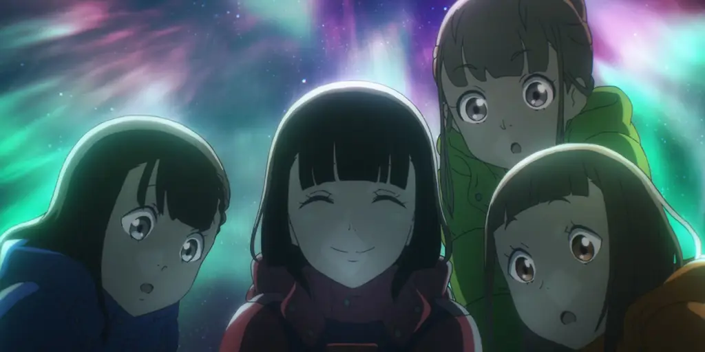 Menikmati anime bersama teman Teman-teman sedang menonton anime bersama