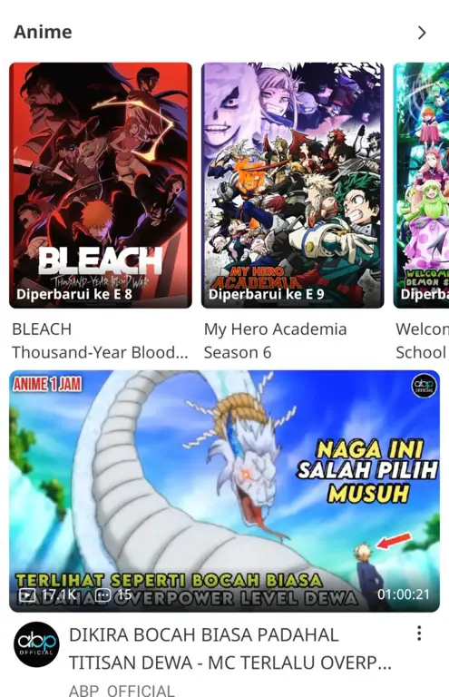 Menonton Anime dengan Nyaman Gambar seseorang menonton anime di laptop