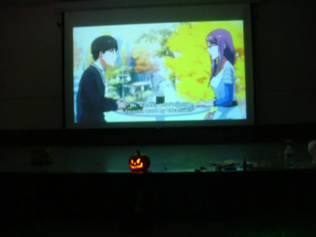 Menonton Anime Bersama Gambar para penggemar anime sedang menonton bersama